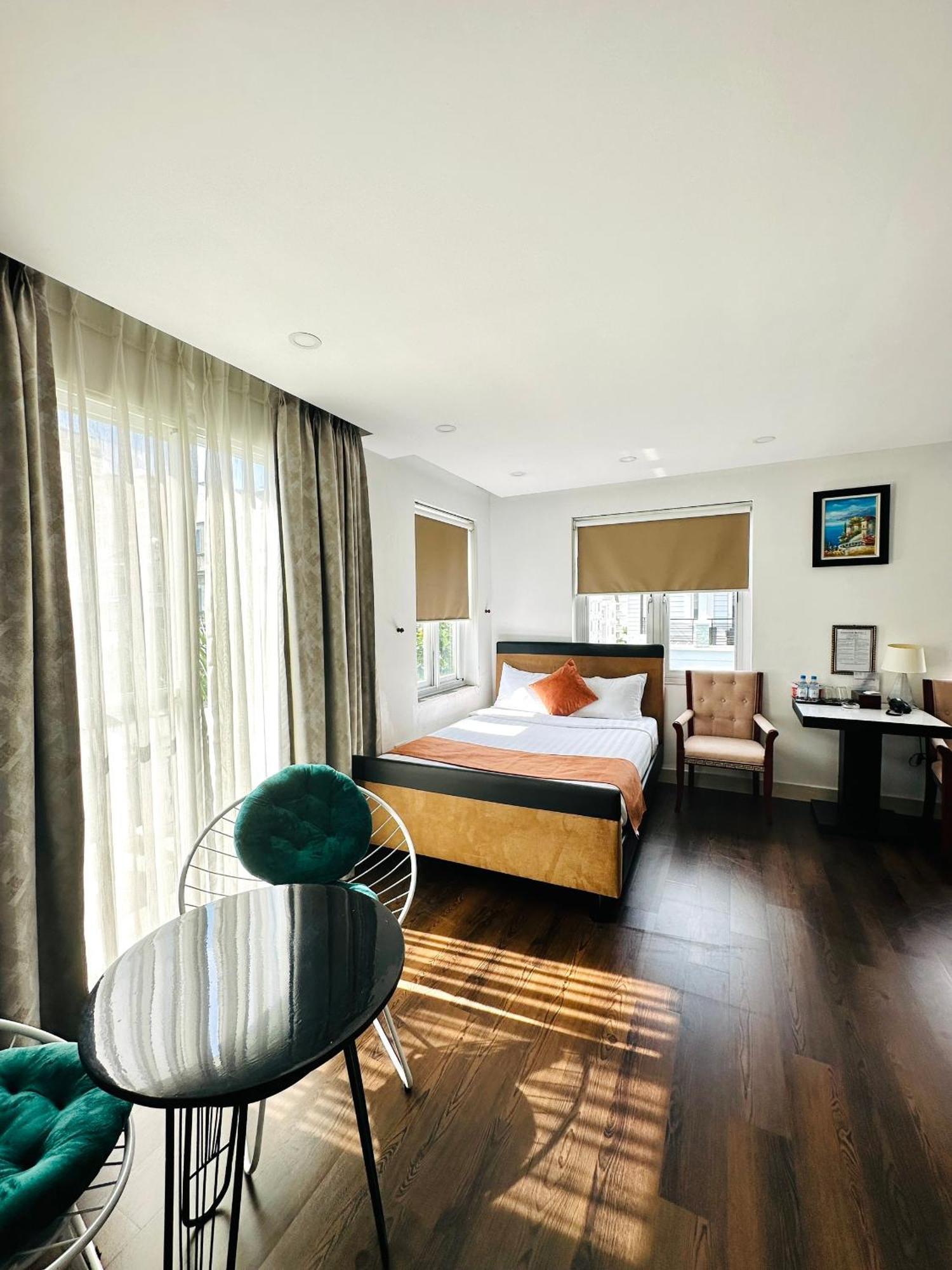 Paragon Hotel Pmh Хошимин Екстериор снимка